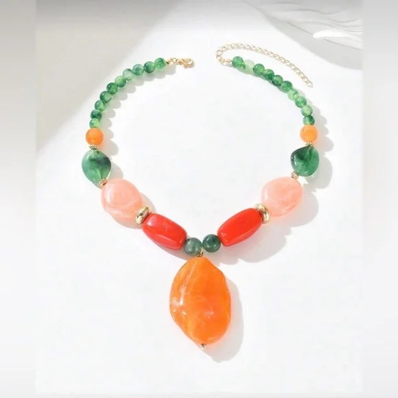 Elegant Multicolor Beaded Necklace - Picture 3 of 4